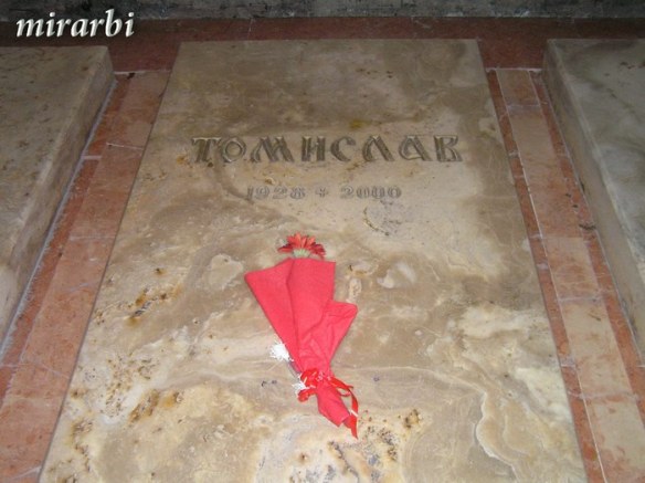 049. Oj, Srbijo (mart 2008.) - Grob princa Tomislava Karađorđevića - blog „Putujte sa MirArbi“