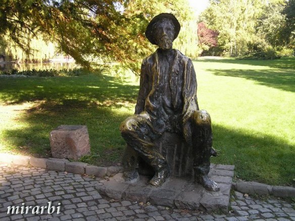 002. Novi Sad i Karlovci (oktobar 2007.) - Spomenik Đuri Jakšiću - blog „Putujte sa MirArbi“