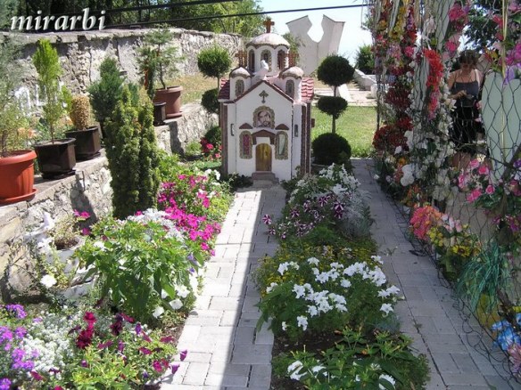 011. Tamo gde anđeo spava (avgust 2008.) - Maketa manastira - blog „Putujte sa MirArbi“