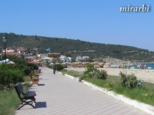 086. Sitonija (jul 2012.) - Šetalište uz plažu u Sartiju - blog „Putujte sa MirArbi“