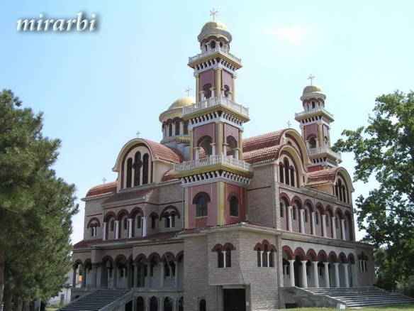 033. Paralija i Katerini (avgust 2004.) - Crkva Svetog Đorđa - blog „Putujte sa MirArbi“