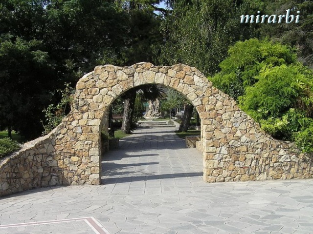 041. Paralija i Katerini (avgust 2004.) - Gradski park u Kateriniju - blog „Putujte sa MirArbi“