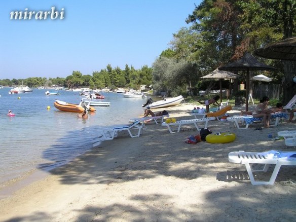 021. Šetnja kroz Vurvuru (2009. i 2010.) - Plaža hotela „Vergos“ - blog „Putujte sa MirArbi“
