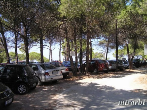 040. Šetnja kroz Vurvuru (2009. i 2010.) - Zemljani parking plaže Karidi - blog „Putujte sa MirArbi“