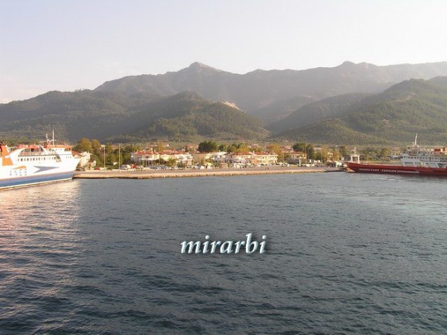 Slika (Tasos - trajekt - nadomak Limenasa) sa stranice „Tasos - Plovidba trajektom“ na blogu „Putujte sa MirArbi“.