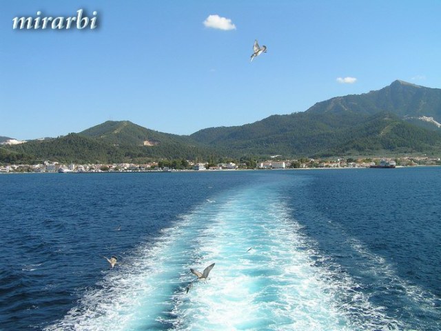 Slika (Tasos - trajekt - povratak) sa stranice „Tasos - Plovidba trajektom“ na blogu „Putujte sa MirArbi“.