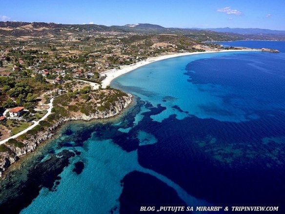 005. Ormos Panagias (jul 2014.) - Pogled na plažu Trani Amuda iz vazduha - blog „Putujte sa MirArbi“