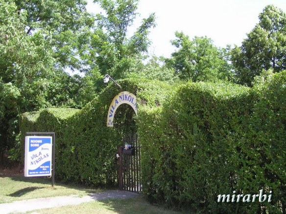001. Vila „Nikolas“ Palić (maj/jun 2018.) - Glavni ulaz u dvorište vile