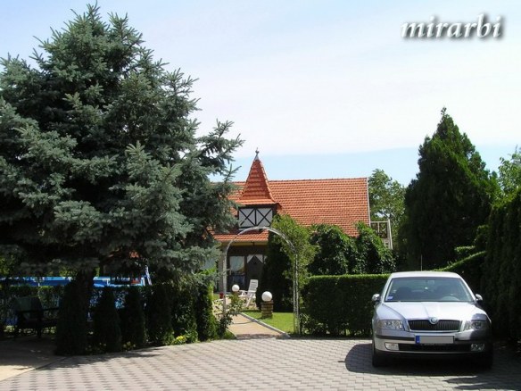 004. Vila „Nikolas“ Palić (maj/jun 2018.) - Parking